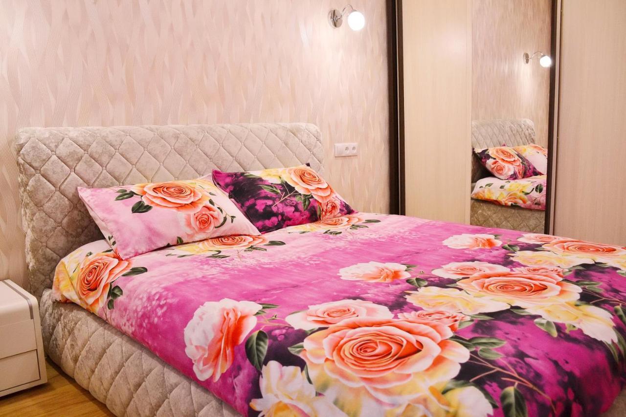 Julias Riga, 3x Apartamento